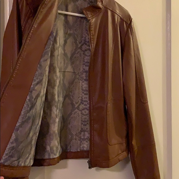 Fall leather jacket - Picture 2 of 4